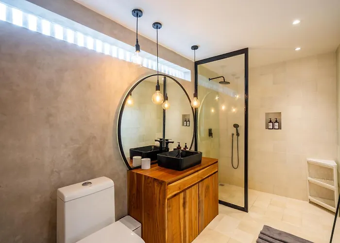 Stylish 1br With Ac Living And Pool In Pererenan 别墅